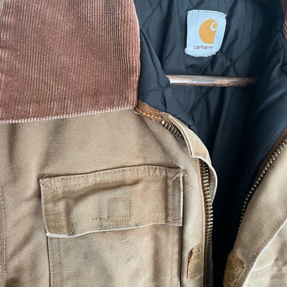 Expertly Distressed Carhartt Duck Jacket - Looks Worn-in but is Super Clean 🧼 🧥 - Picture 5 of 6